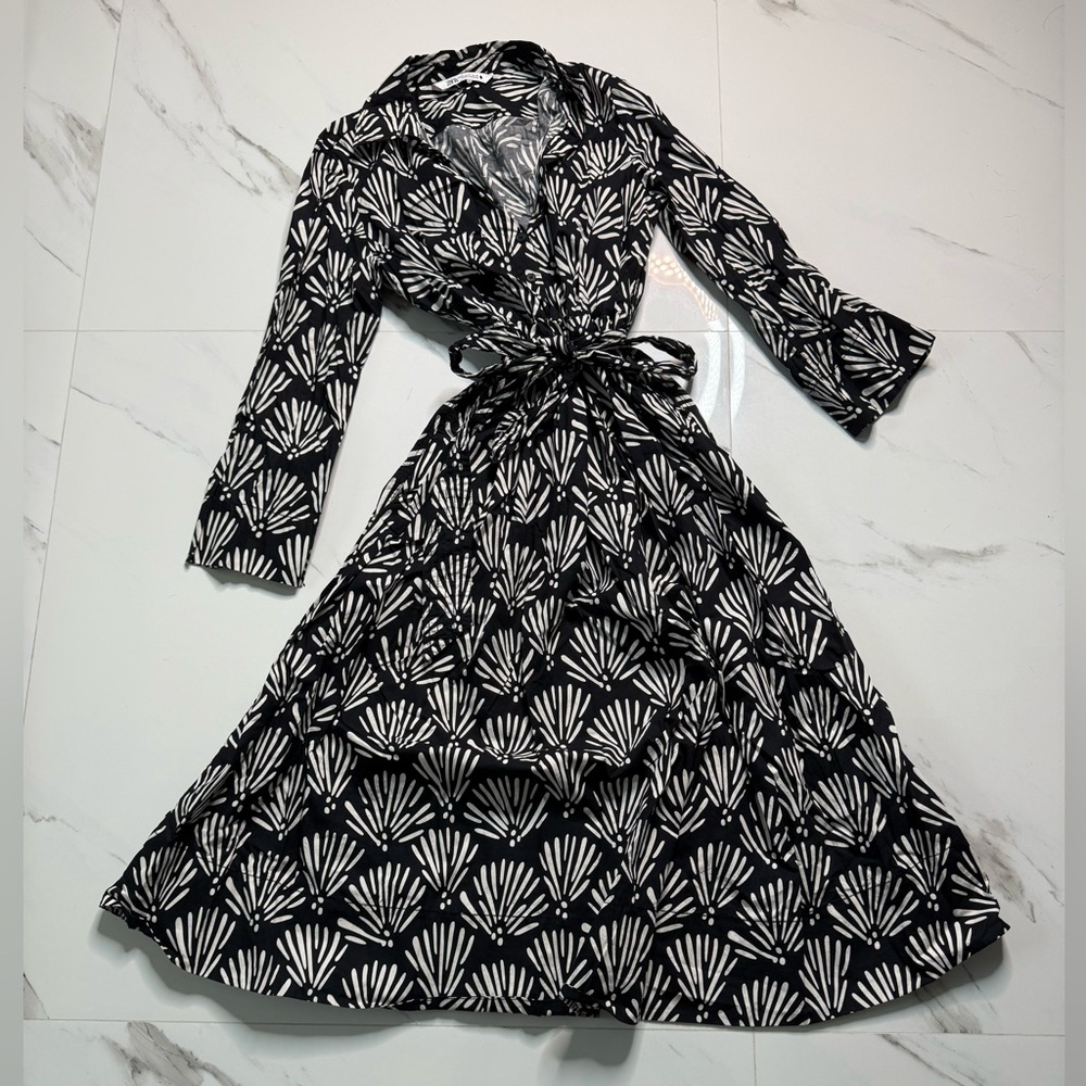 Zara Black and White Long Sleeve Dress